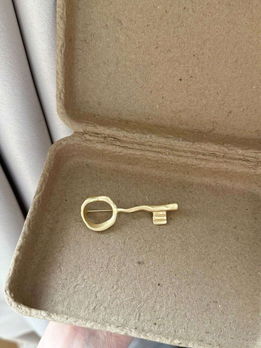 Abstract Key Brooch For Women  - Women'S Accessories For Formal Wear incelemesi ve fiyatı
