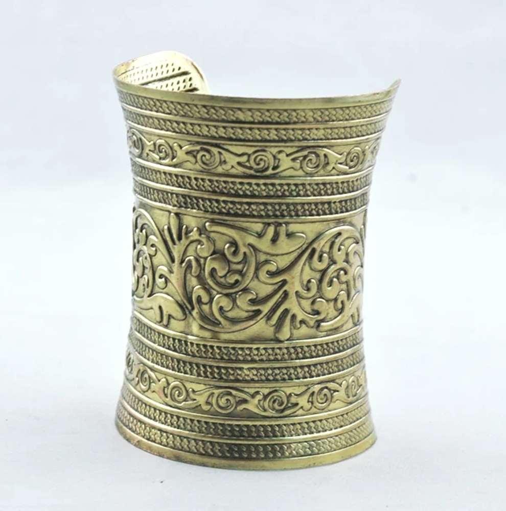 Vintage Alloy Wide Cuff Bracel - Women Accessories India incelemesi ve fiyatı